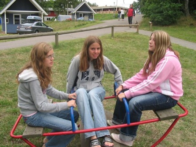 Eva, me and Malene on a SICK "swing"... MY "seat" was sickest!!!